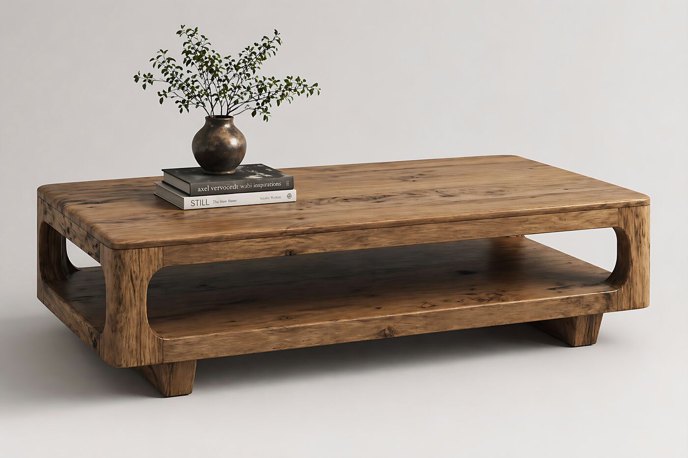 Table basse en bois massif avec livres et vase